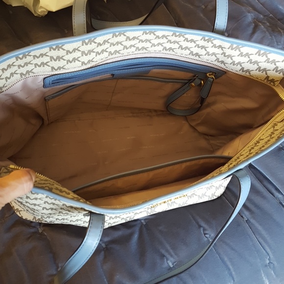 Michael Kors Tote Purse - Picture 3 of 5